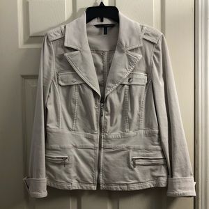 Lightweight casual jacket with elevated details